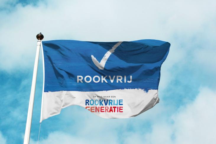 Een vlag met rookvrij, rookvrije generatie erop