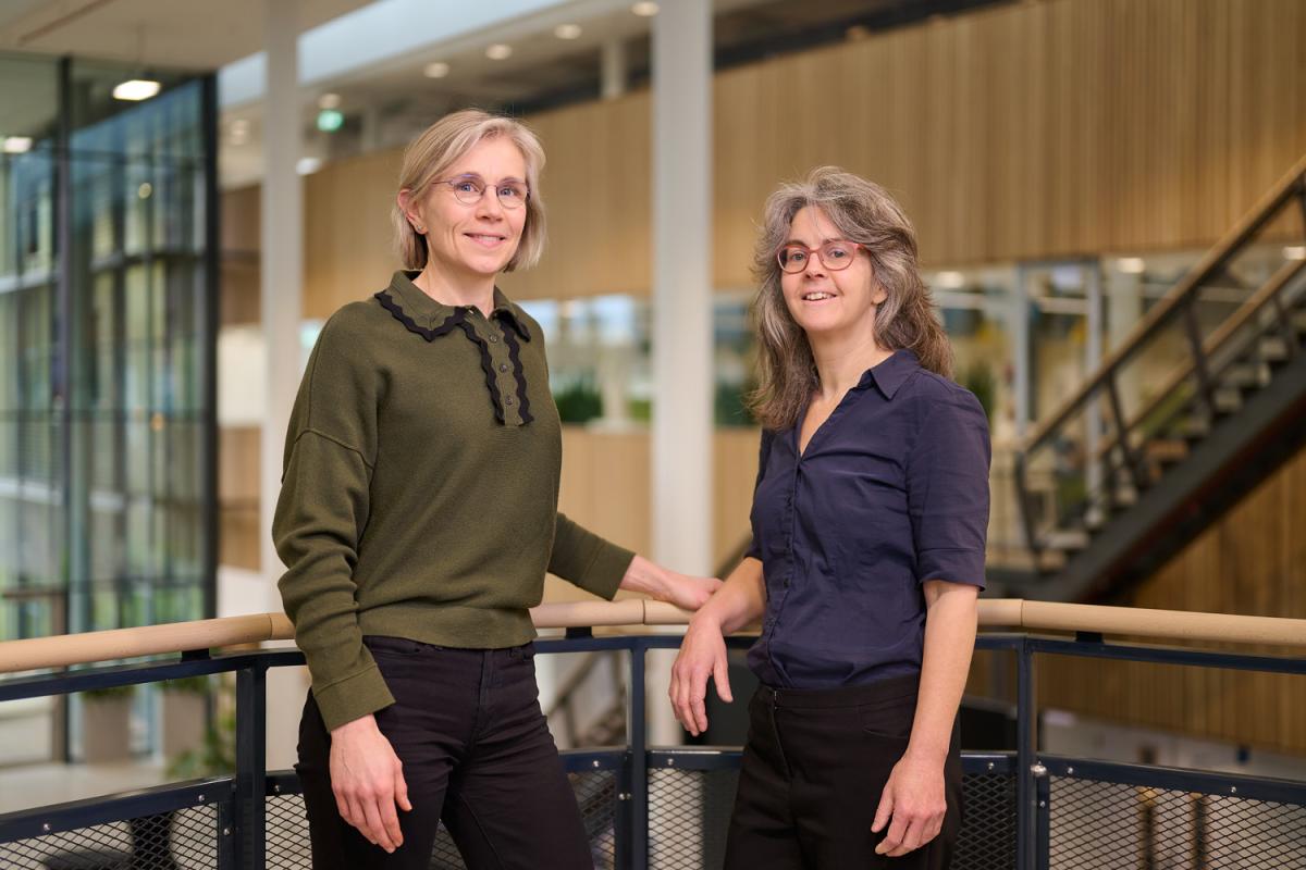 Portretfoto van Annette Plouvier en Marieke Perry