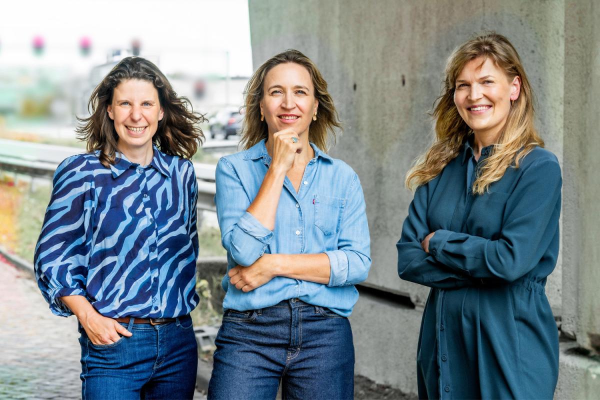 Groepsfoto van Marjon van Rijn, Marieke Mulder en Anniek Leijnse (project STEERING ACP)